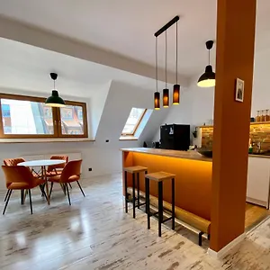 https://apartament-93-m2-z-tarasem-50-m2-200-m-od-rynku.hotelswroclaw.com